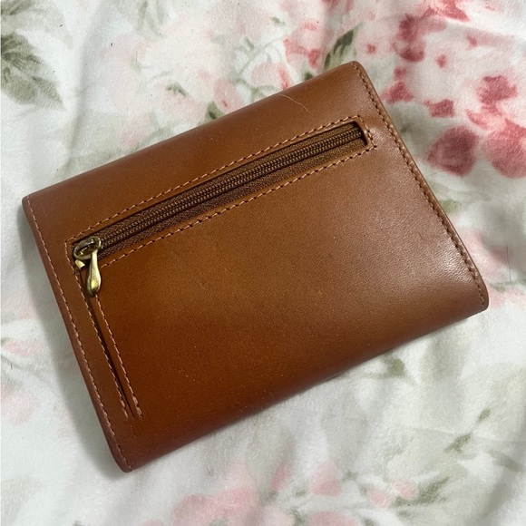 New! King Ranch Saddleshop Ladies’ Leather Tri-Fold Clutch Wallet - Picture 4 of 4